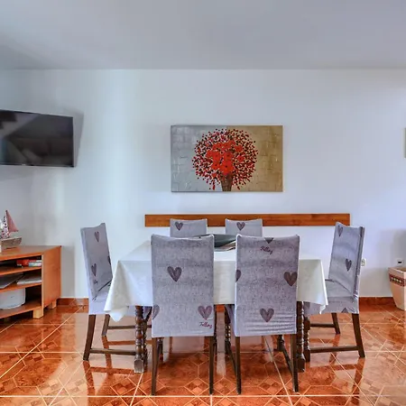 Buneta By Interhome * Ližnjan