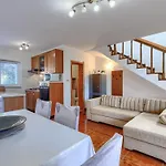 Buneta By Interhome * Ližnjan