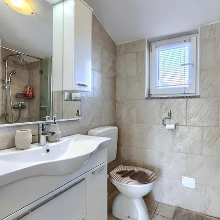 Buneta By Interhome * Ližnjan